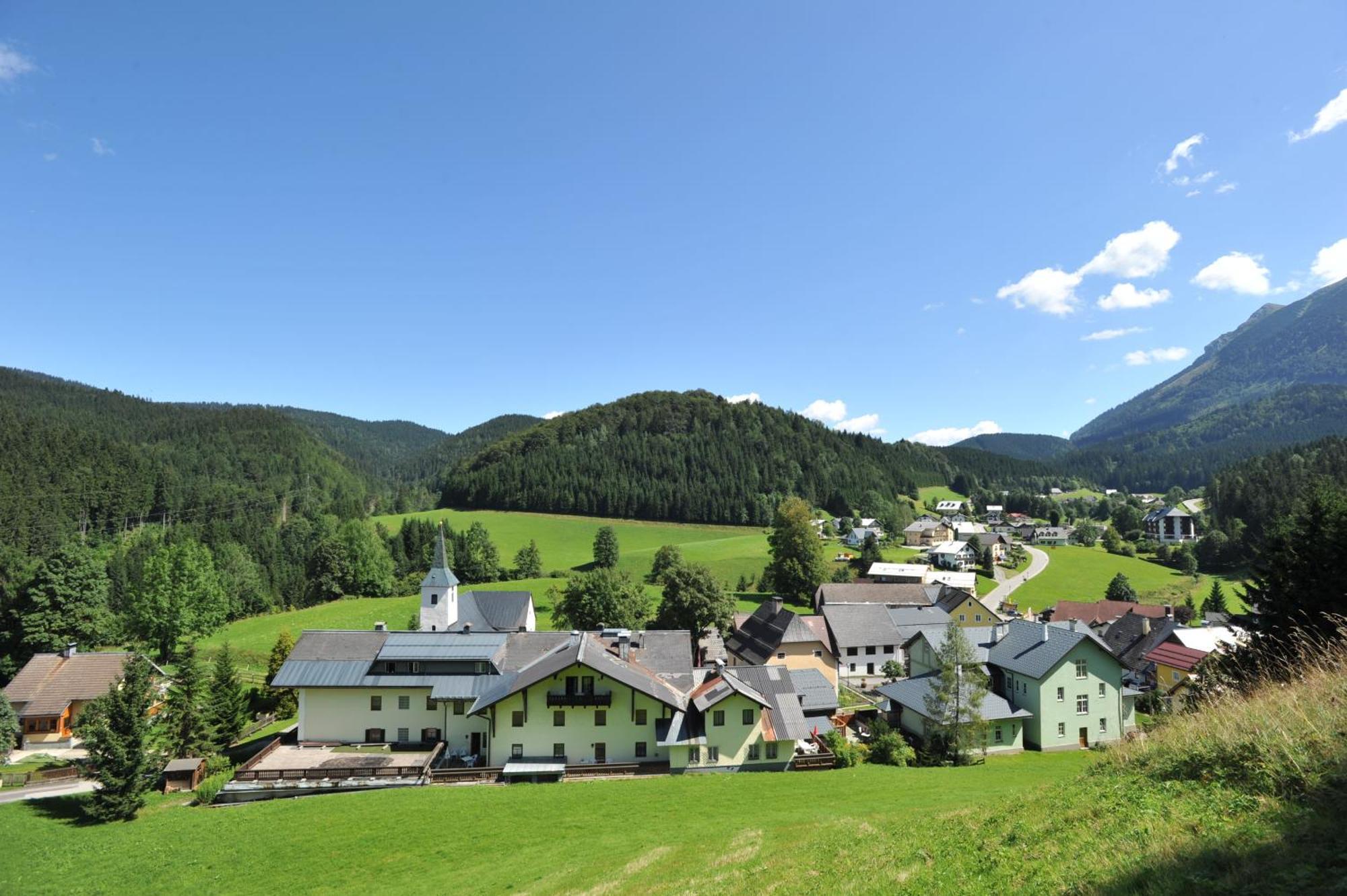 Gasthof Kirchenwirt Лакенхоф Екстериор снимка